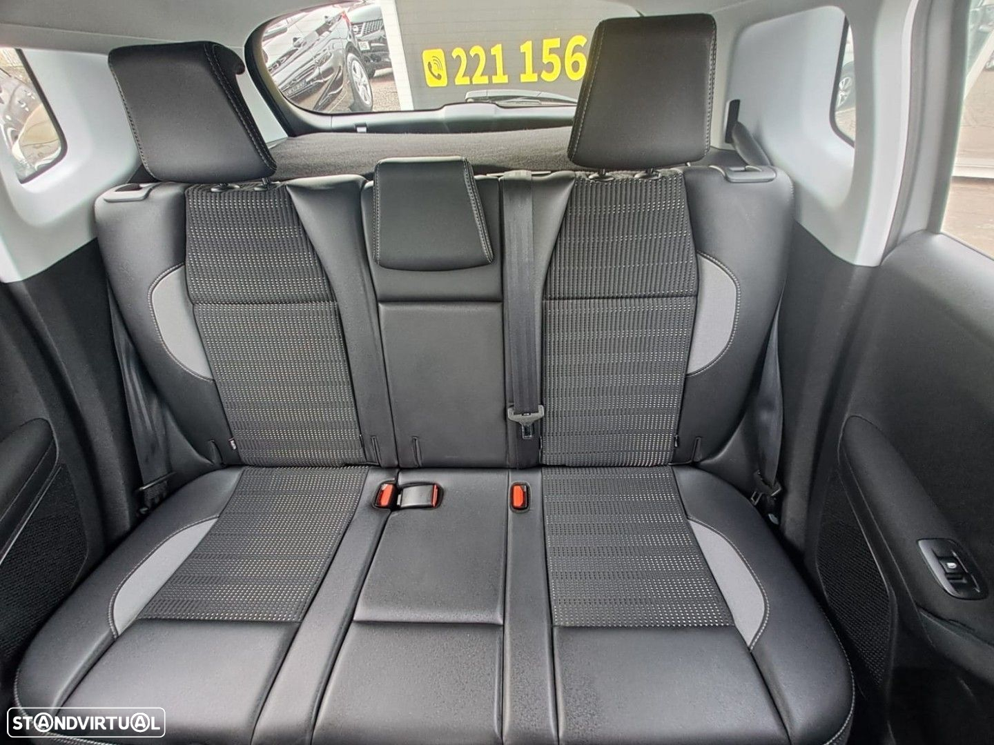 Peugeot 2008 1.2 PureTech Allure - 11