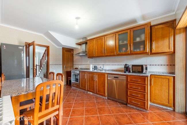 Moradia T3 no Centro da Póvoa de Lanhoso - Grande imagem: 3/23