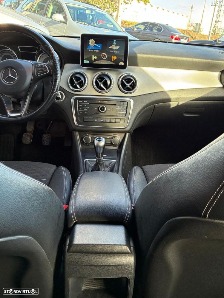 Mercedes-Benz GLA 180 d Urban - 10