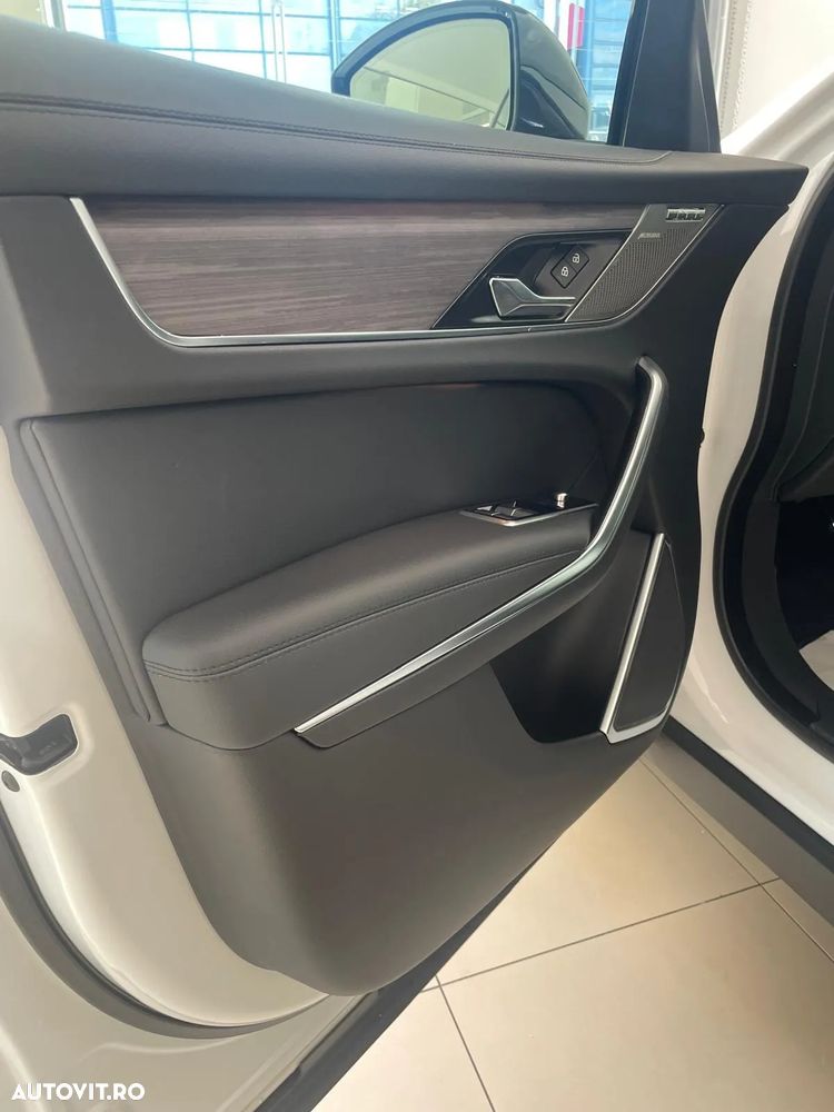 Jaguar F-Pace D200 AWD SE - 10