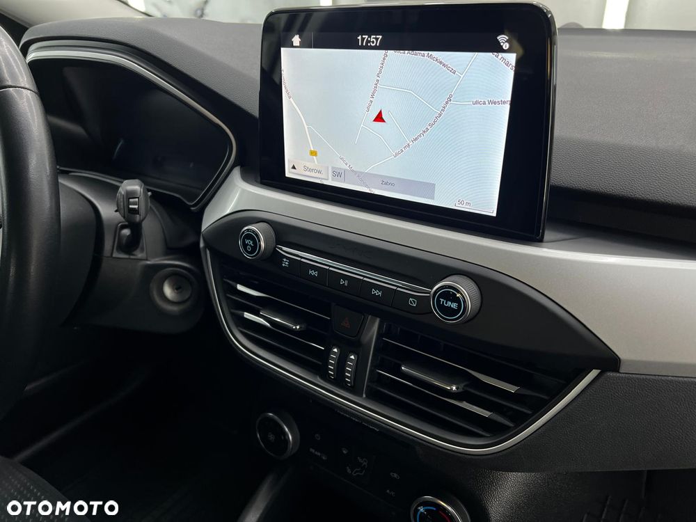 Ford Focus 1.5 EcoBlue STart-Stopp-System TITANIUM X - 24