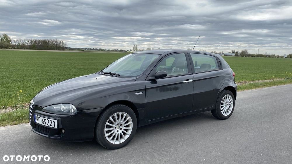 Alfa Romeo 147 1.9 JTD 16V Progression - 1