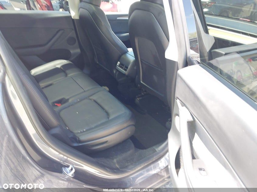 Tesla Model Y Long Range Dual Motor AWD - 10