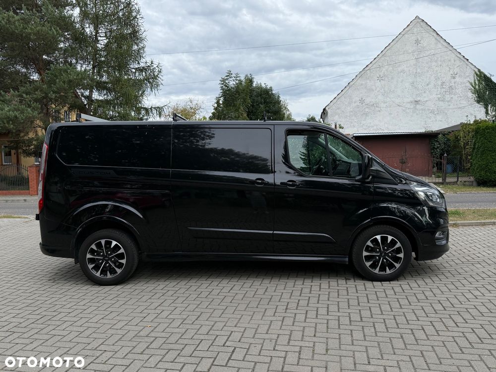 Ford Custom Sport - 8