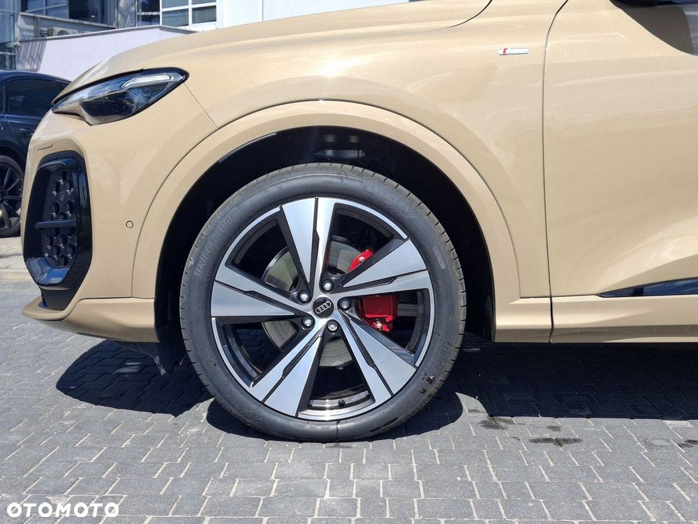 Audi Q5 Sportback - 4