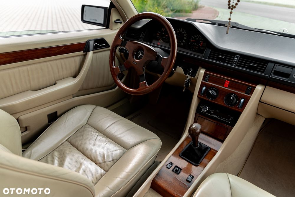 Mercedes-Benz W124 (1984-1993) - 31