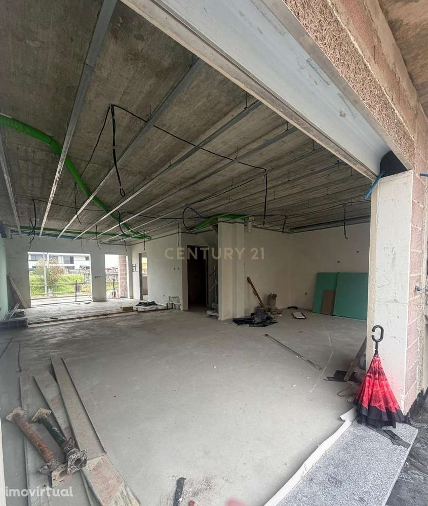 Moradia T4 com Acessibilidade | Acabamentos de Luxo | Perto do Centro - Grande imagem: 3/13