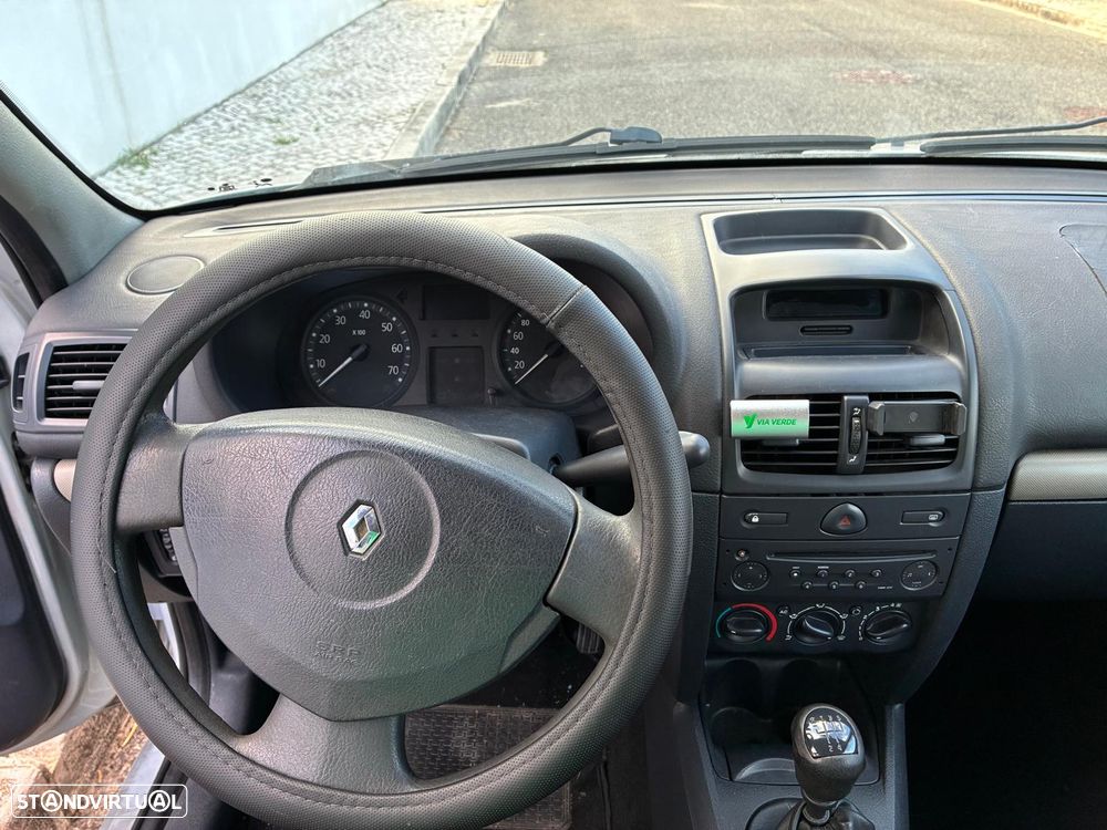 Renault Clio - 10