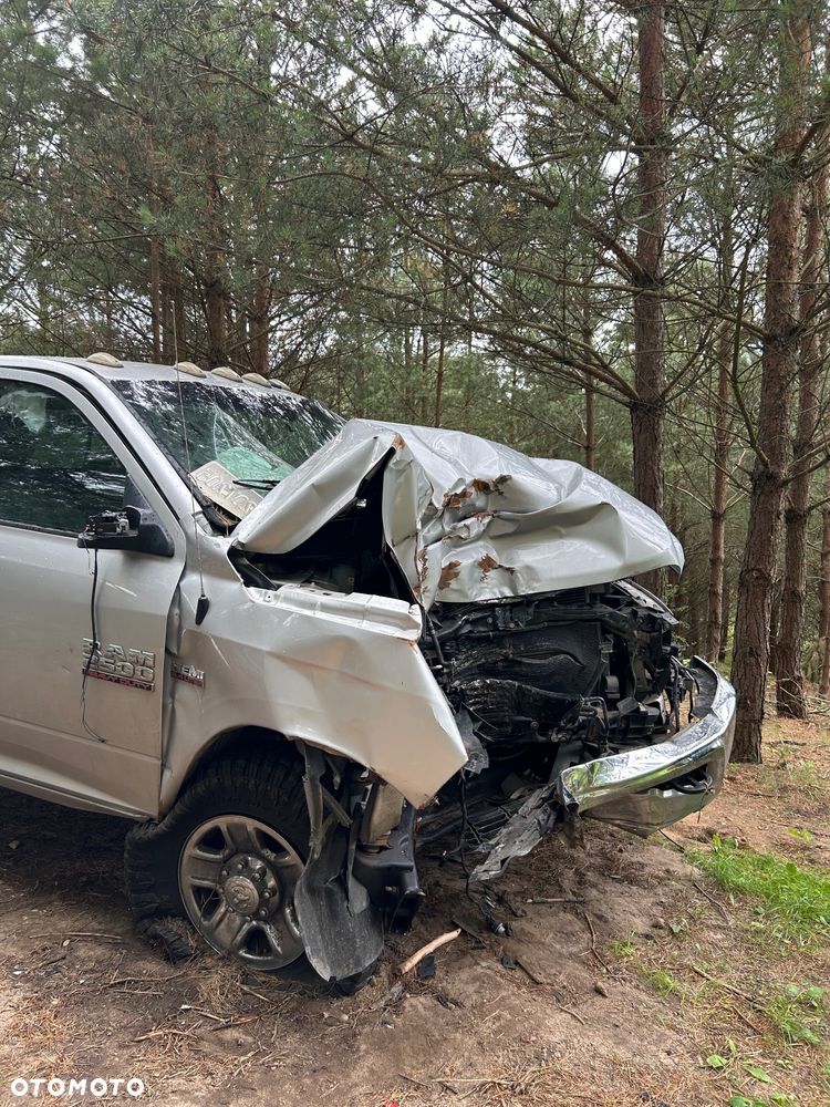Dodge RAM 5.7 4x4 - 24