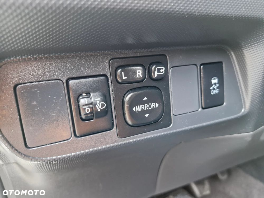 Toyota Auris 1.6 Prestige - 24