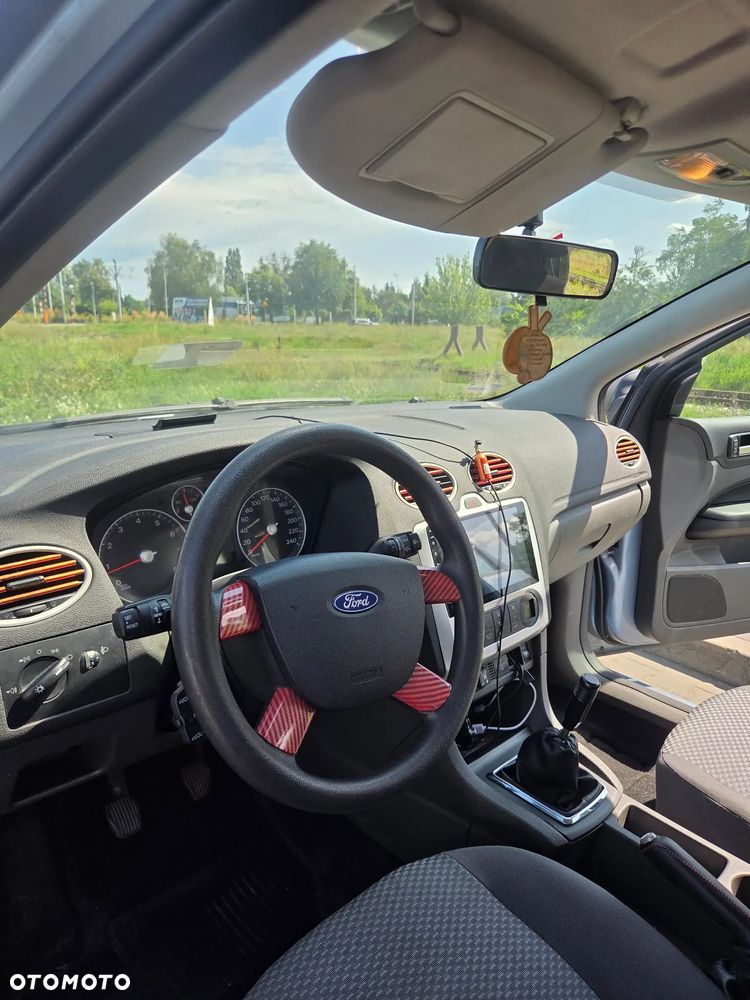 Ford Focus 1.4 Trend - 9