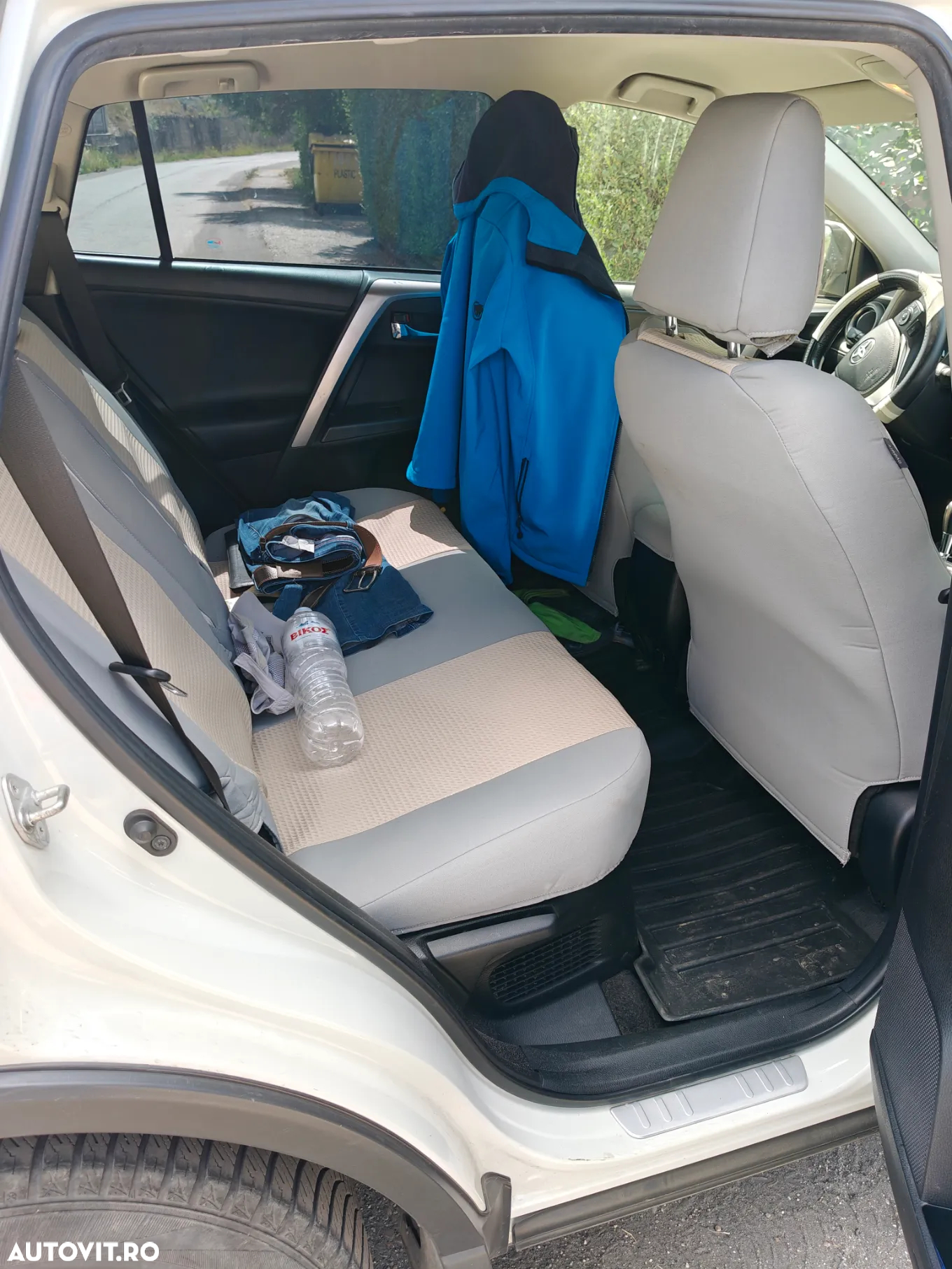 Toyota RAV4 - 16