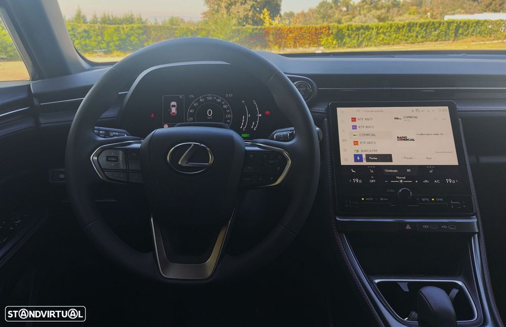 Lexus LBX Elegant - 17