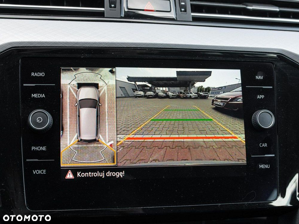 Volkswagen Passat - 23