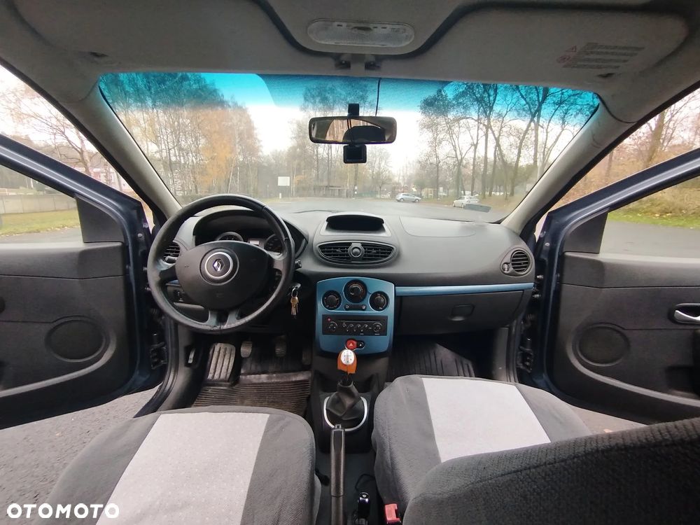 Renault Clio 1.2 16V Alize - 24