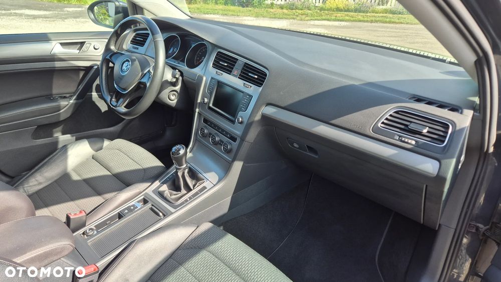 Volkswagen Golf - 30