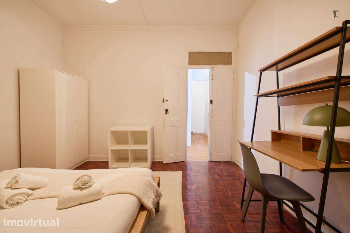Quarto - localizado em São Bento Lisbon - Grande imagem: 5/23