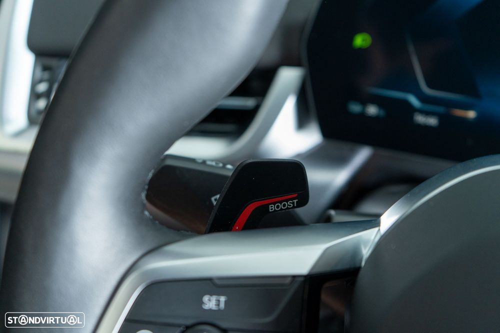 BMW iX2 eDrive20 Pack Desportivo M - 25