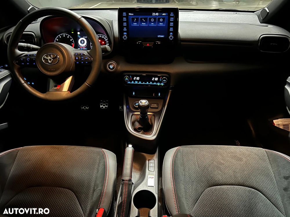 Toyota Yaris - 8