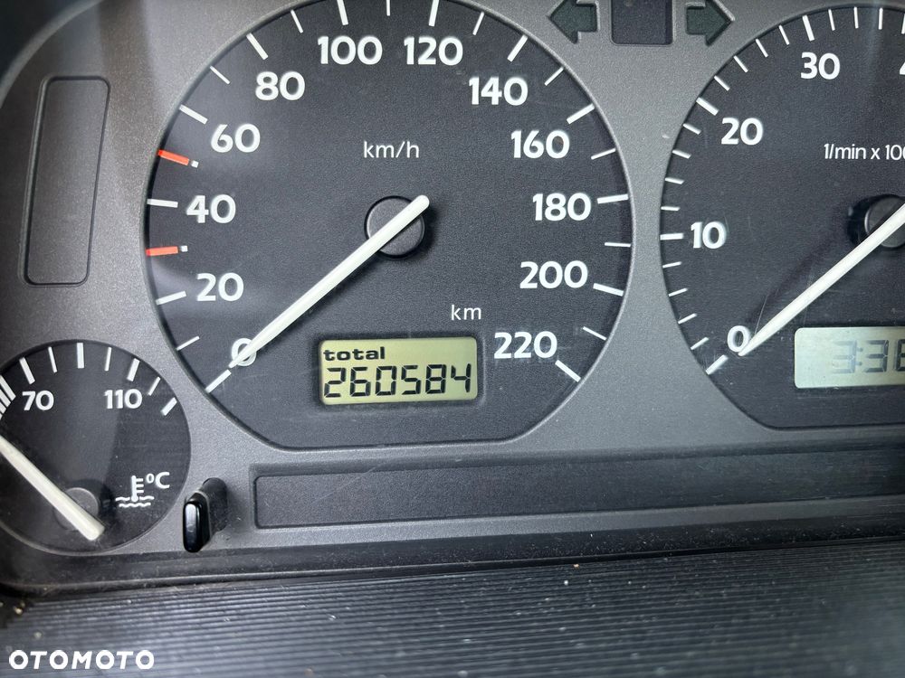 Volkswagen Golf 1.8 CL - 6