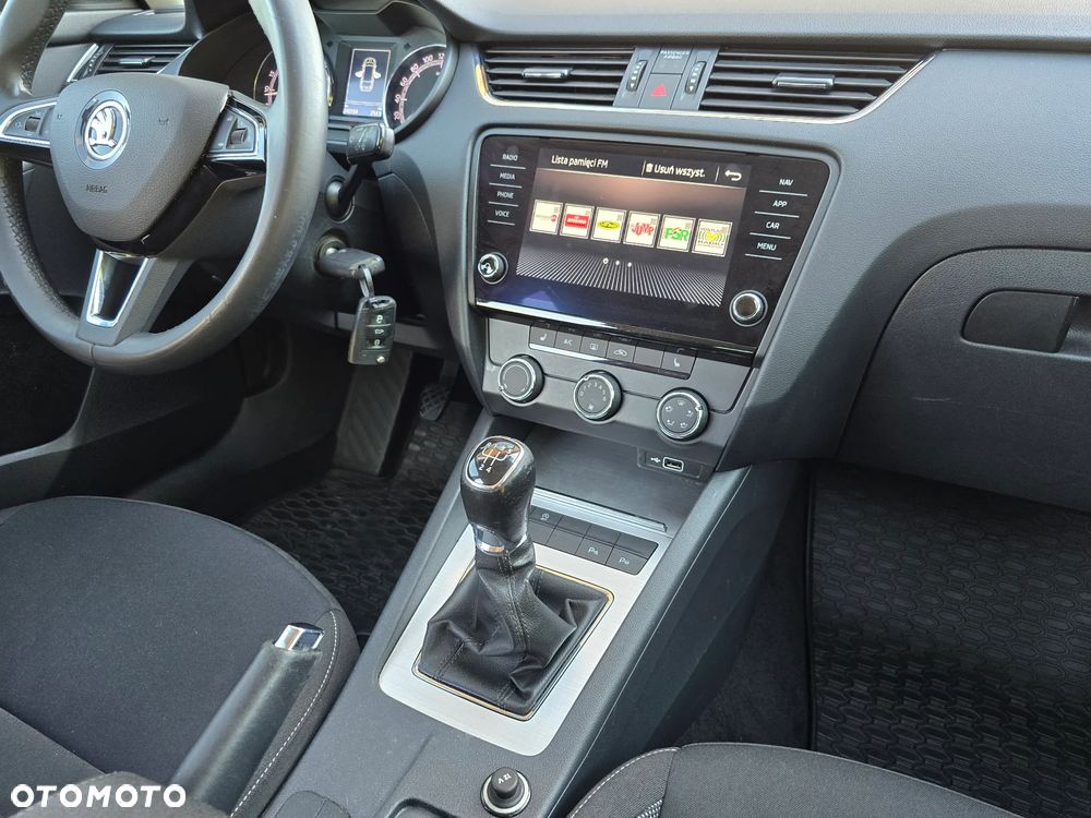 Skoda Octavia 1.6 TDI Premium Edition - 23
