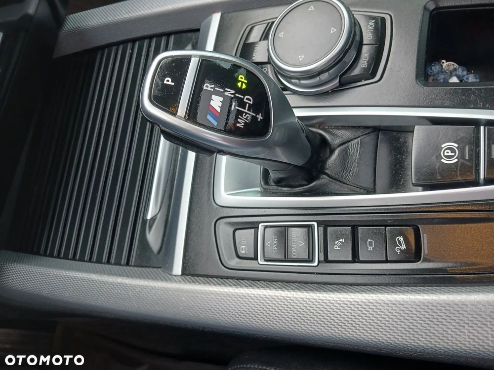BMW X5 M M50d - 16