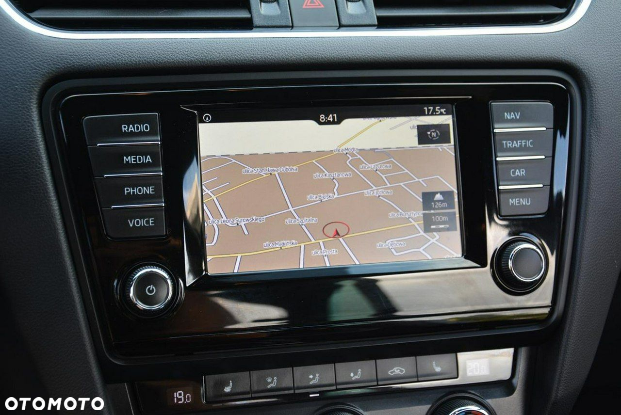 Skoda Octavia Combi 2.0 TDI DSG RS - 27