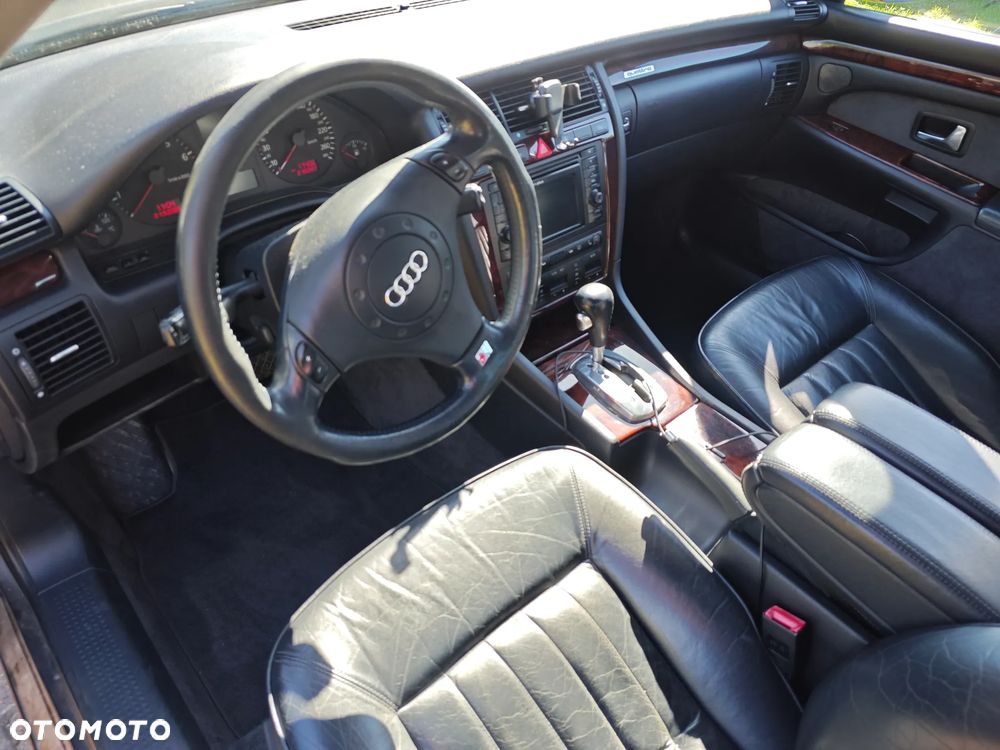 Audi A8 - 7