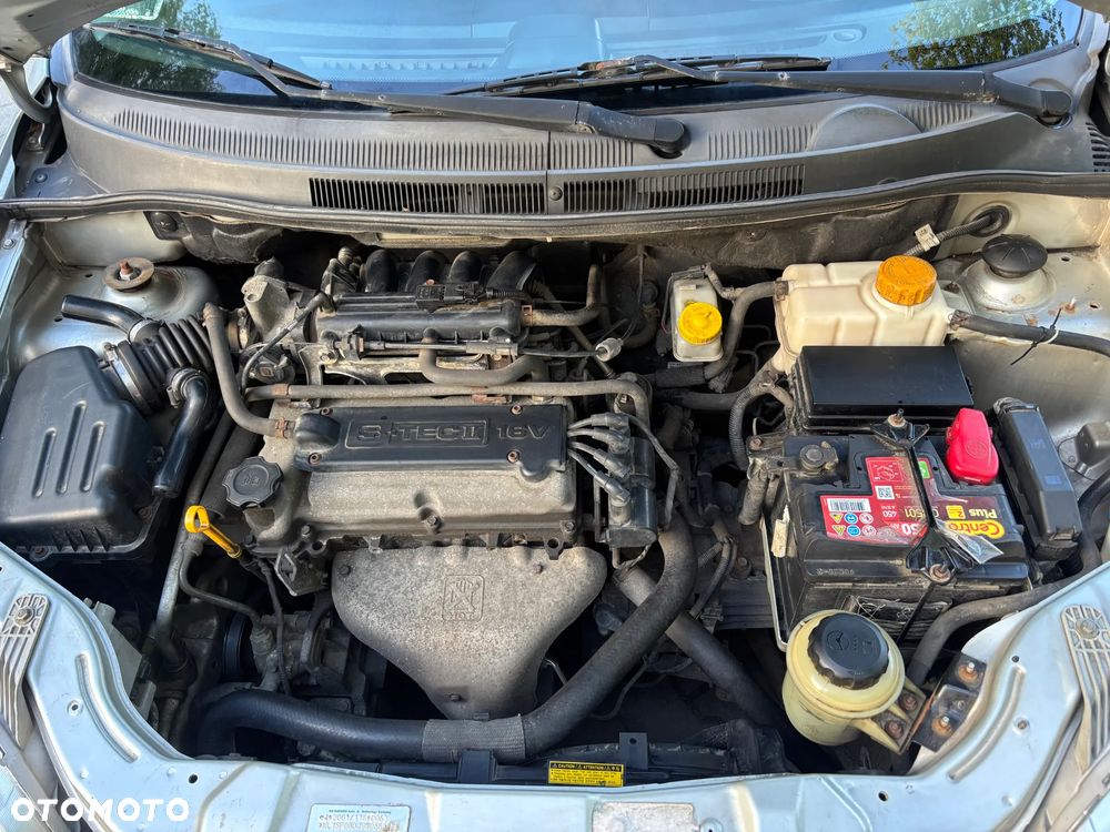 Chevrolet Aveo 1.2 16V Base (air4) - 10