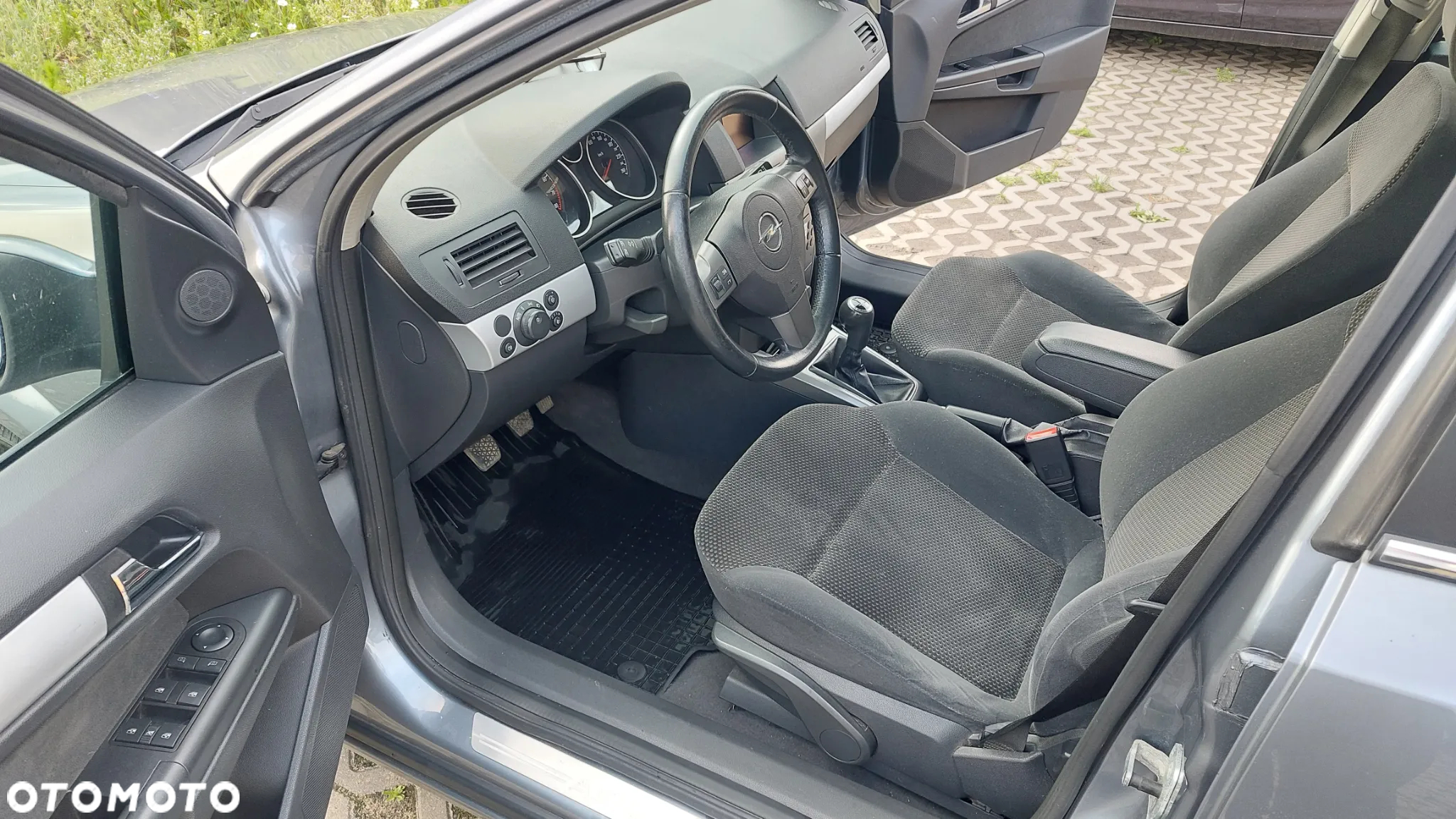 Opel Astra 1.6 NAVI - 16