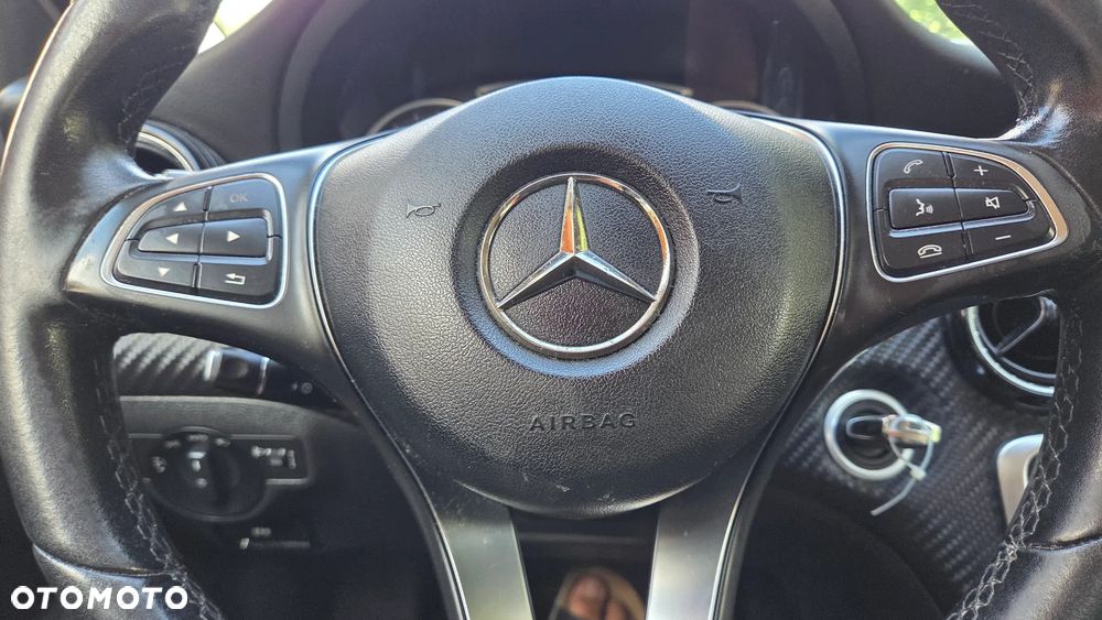 Mercedes-Benz GLA 180 Style - 22