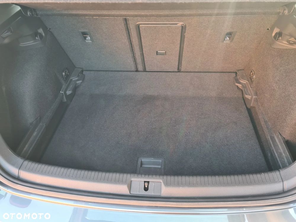 Volkswagen Golf 1.5 TSI BlueMotion ACT Highline - 28