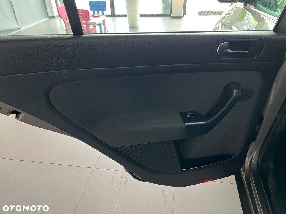 Volkswagen Golf Plus - 28