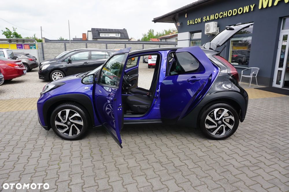 Toyota Aygo X x-shift x-play Team Deutschland - 17