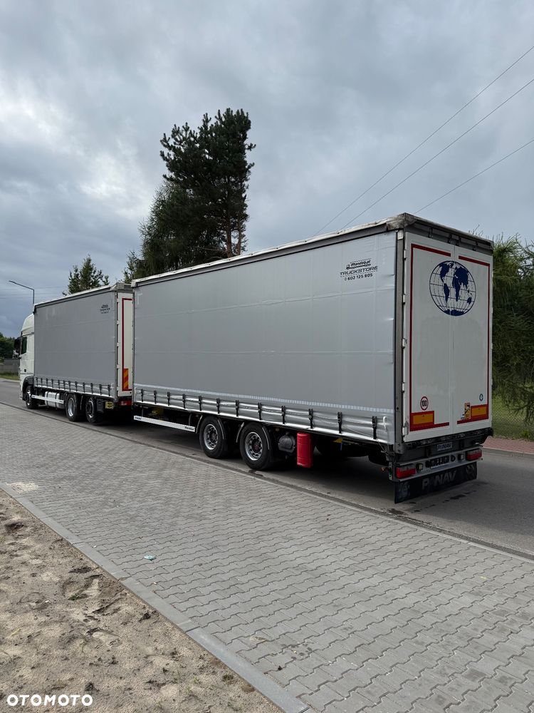 DAF XF480 SUPER SPACE CAB TANDEM JUMBO 6x2 OŚ PODNOSZONA AUTOMAT SPOJLERY STANDKLIMA 2xALUTANK SKÓRA LED FIRANKA DŁ:7.70 m + PRZYCZEPA PANAV TANDEM FIRANKA DŁ:7.70m SAF ZESTAW PRZESTRZENNY PRZEJAZDOWY 120m3 NOWE PLANDEKI !!!! EURO 6 2021 - 7