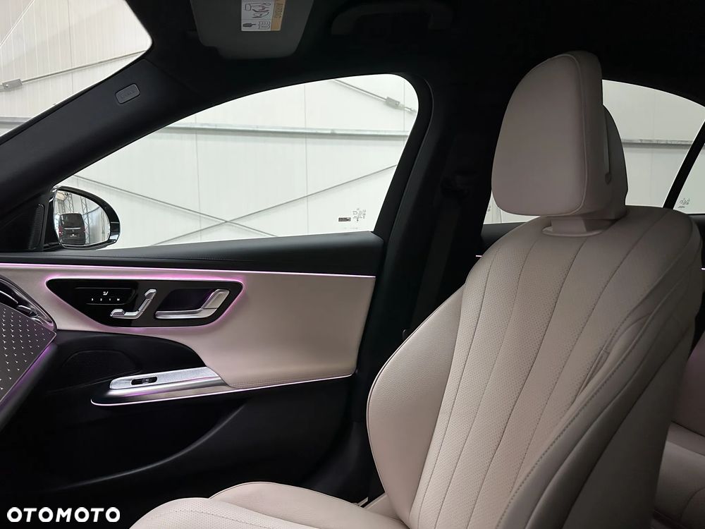 Mercedes-Benz Klasa E 220 d mHEV 4-Matic AMG 9G-Tronic - 24
