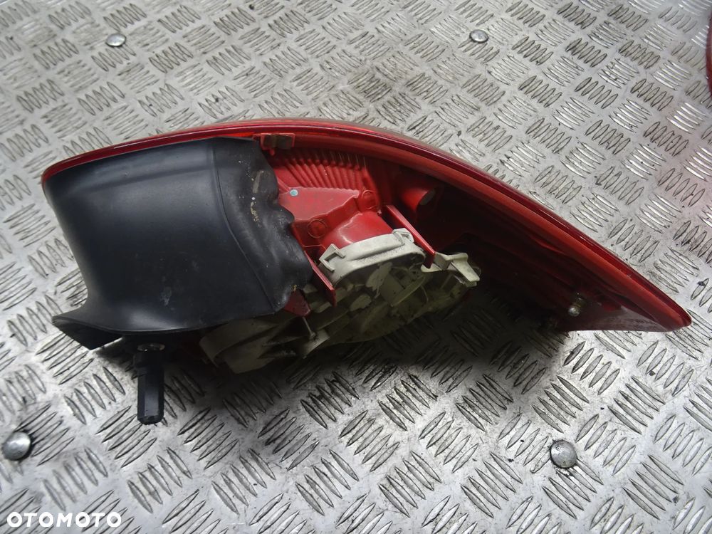 AUDI A3 8P 03-07 2.0 TDI LAMPA TYLNA PRAWY TYŁ 8P0945257 - 4