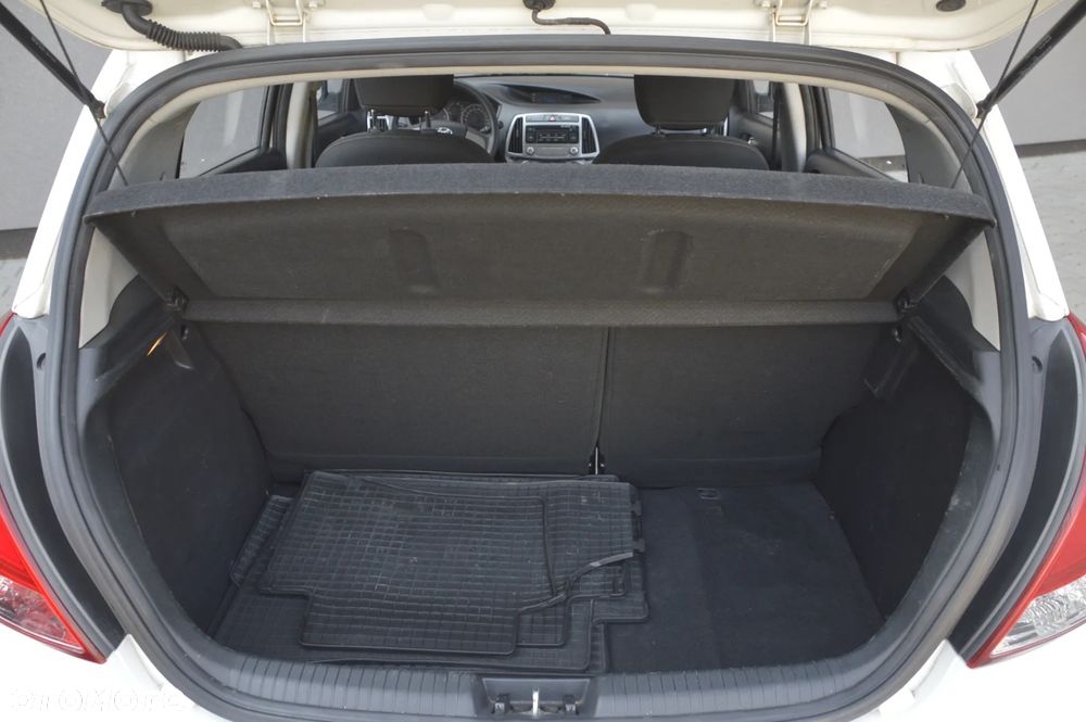 Hyundai i20 - 12