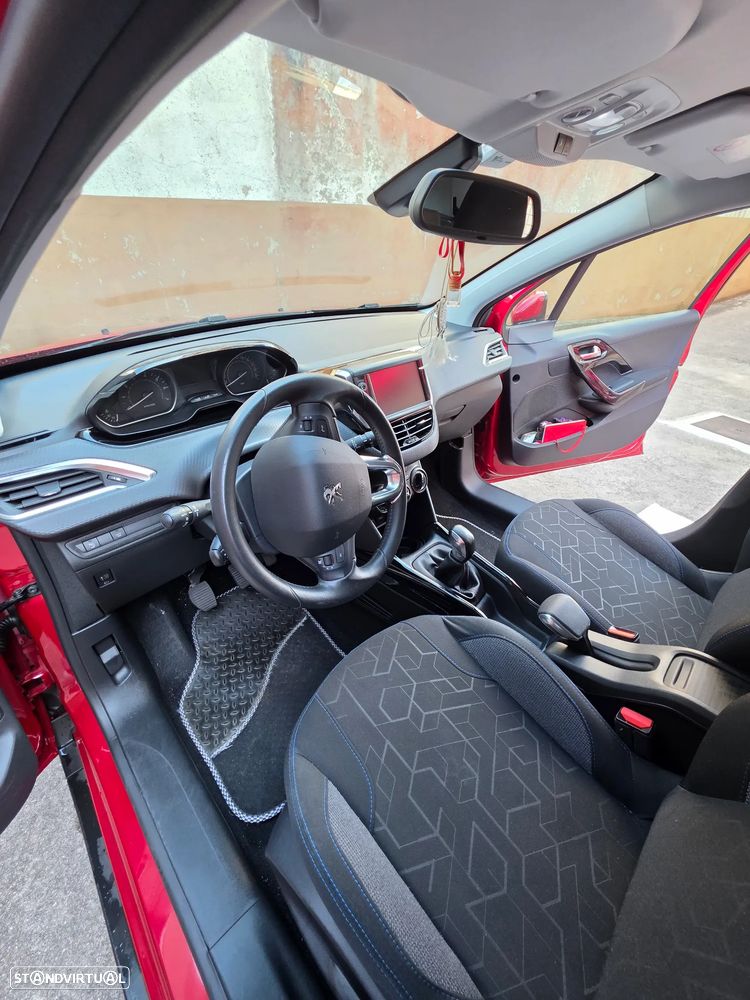 Peugeot 2008 1.2 PureTech Allure - 3