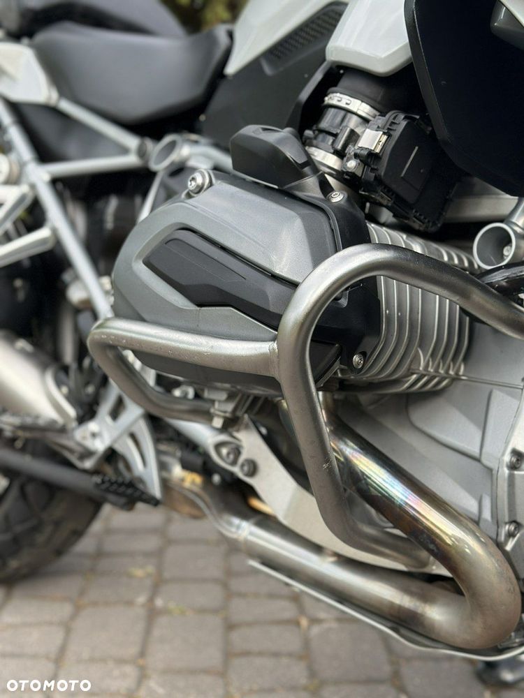 BMW R - 8