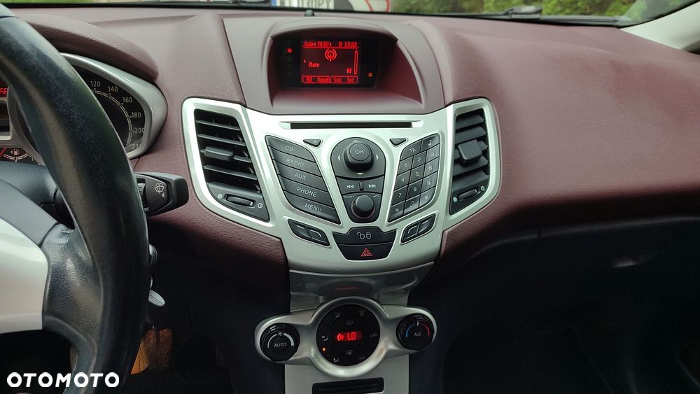 Ford Fiesta 1.25 Platinium X - 12