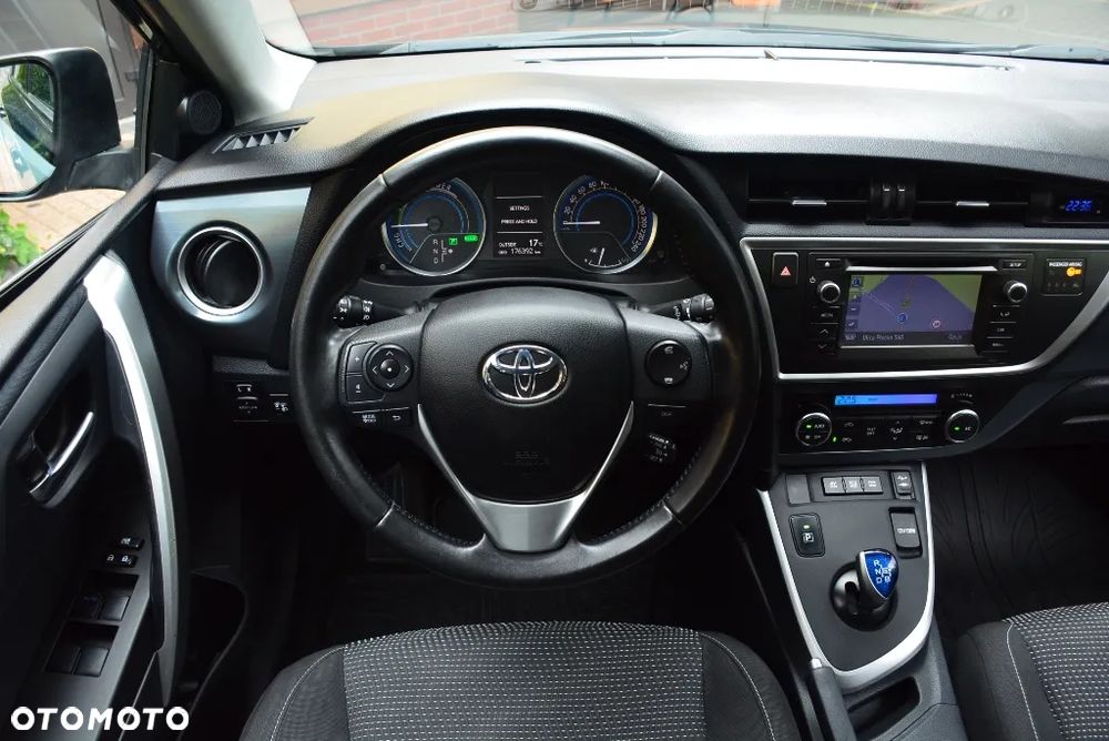 Toyota Auris Hybrid 135 Prestige - 8