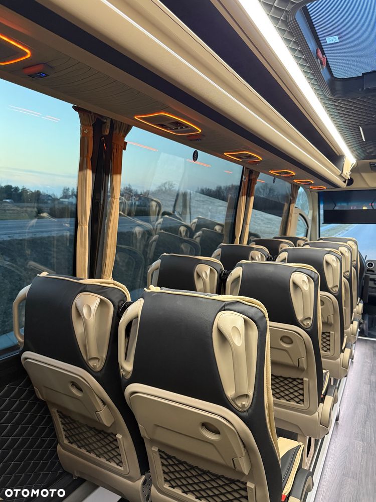 Mercedes-Benz Sprinter 519 - 22