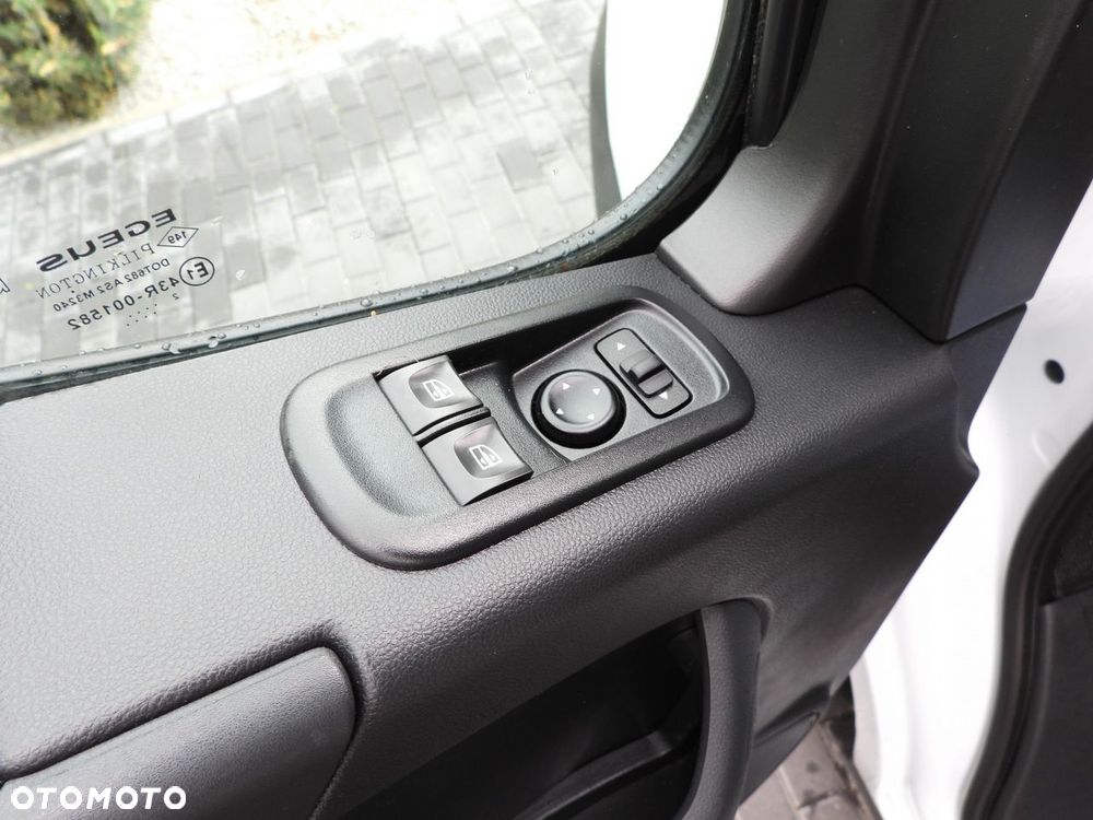 Renault MASTER  PLANDEKA 10 PALET WEBASTO TEMPOMAT LEDY PNEUMATYKA KLIMATYZACJA  165KM - 27