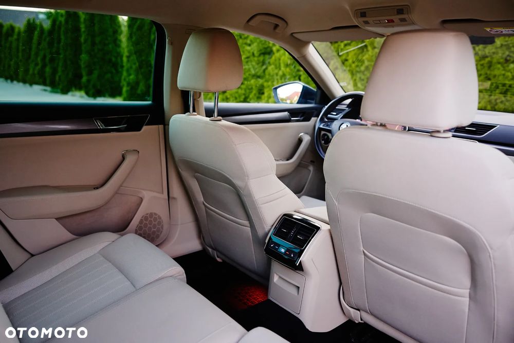Skoda Superb 2.0 TSI Style DSG - 22