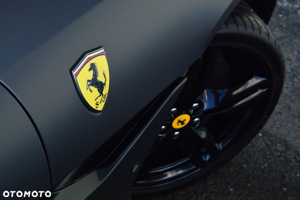 Ferrari Portofino - 13