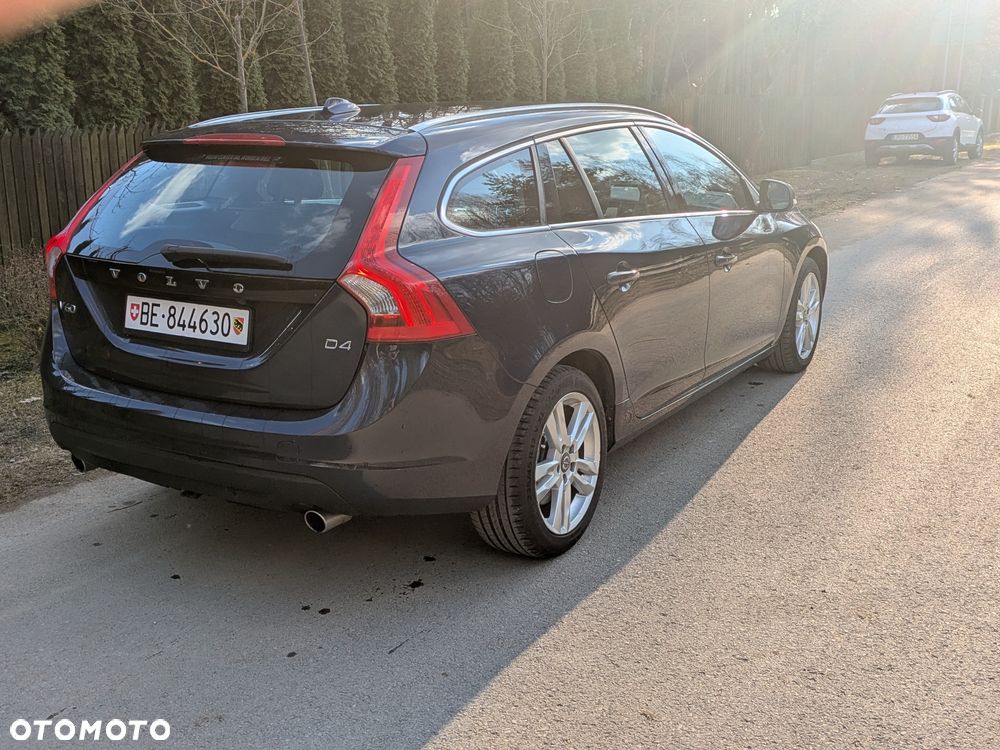 Volvo V60 D4 AWD Summum - 6