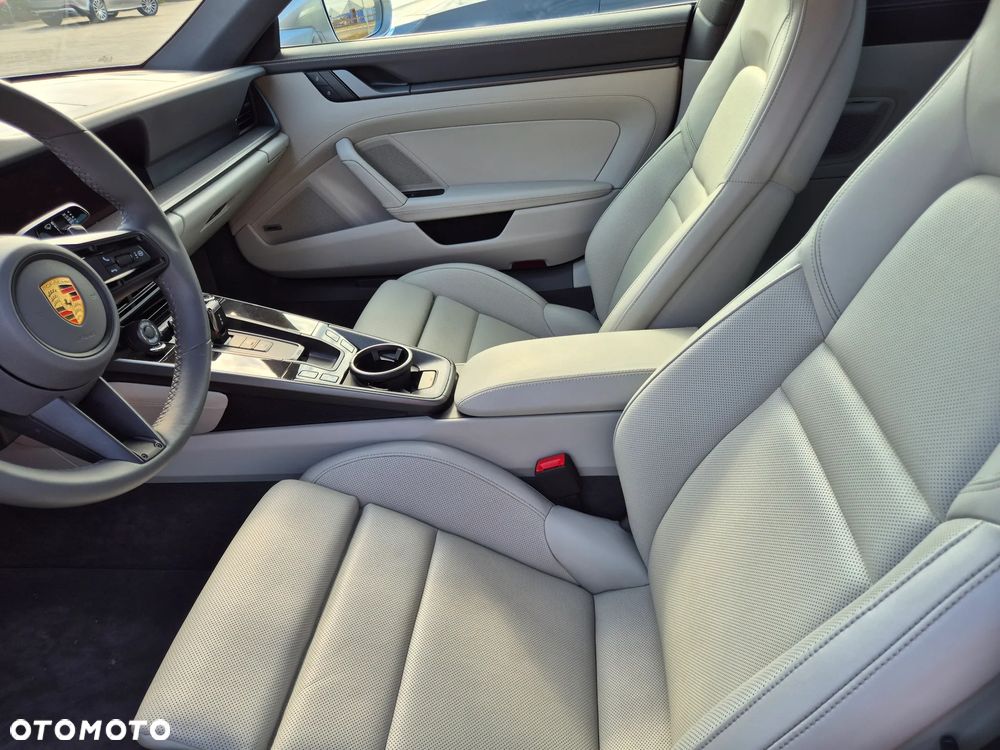 Porsche 911 Carrera PDK - 11