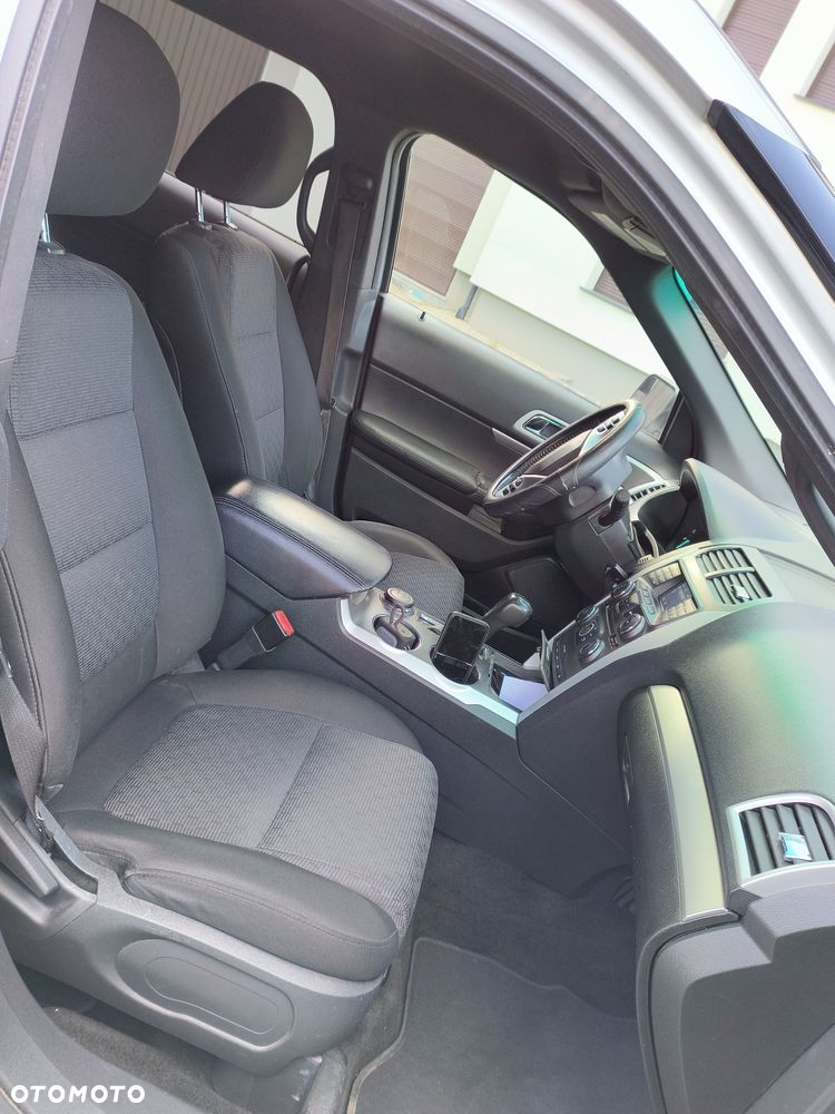 Ford Explorer - 11