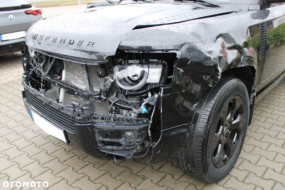 Land Rover Defender - 12